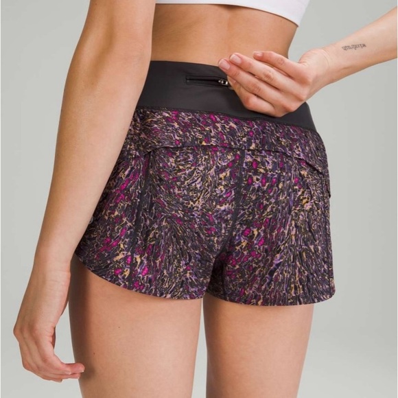 Lululemon Speed Up Low-Rise Short 2.5” Topography Multi Graphite Grey Size 4 - Picture 2 of 9